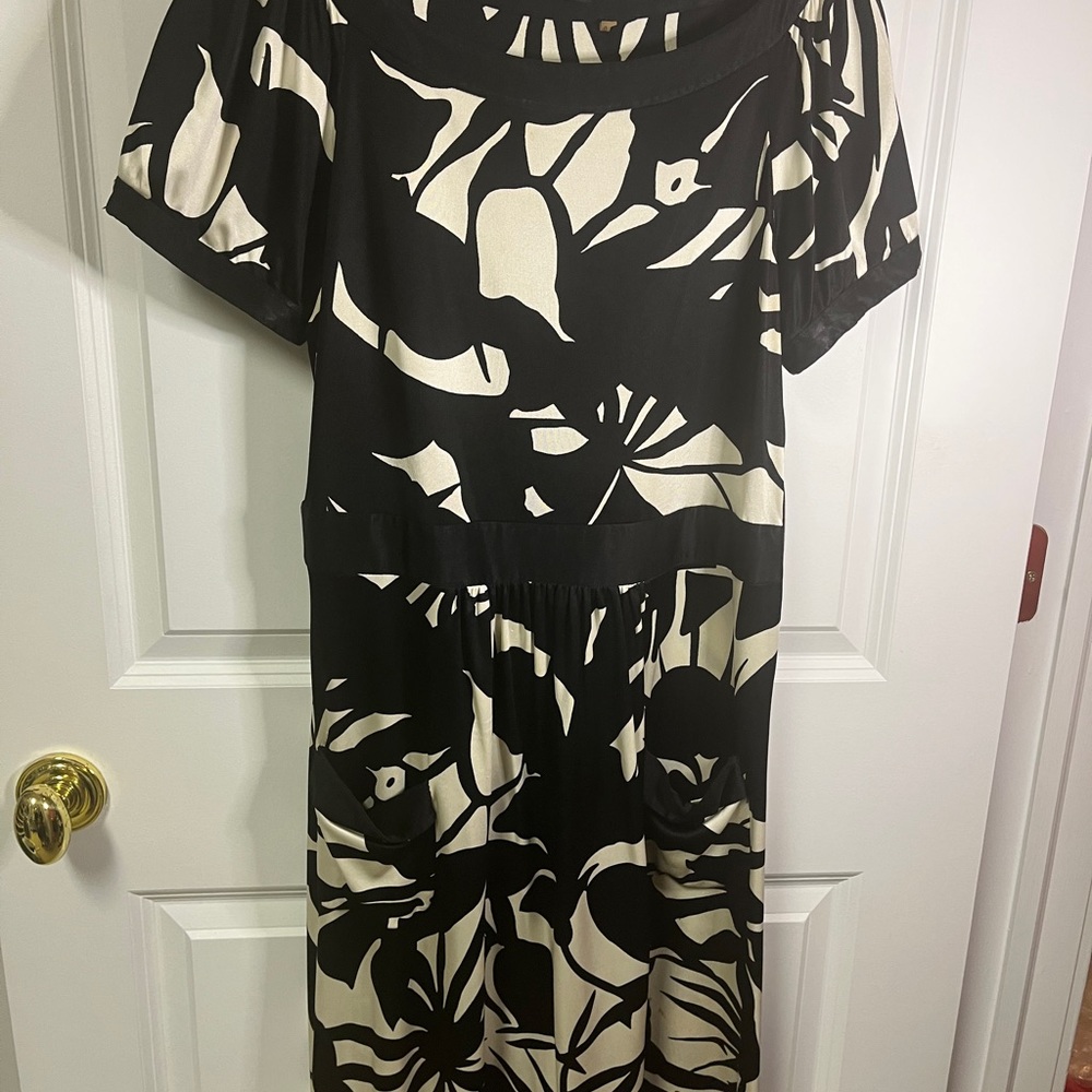 ELIE TAHARI silk Black and White Patterned Dress, good worn condition flaws pics